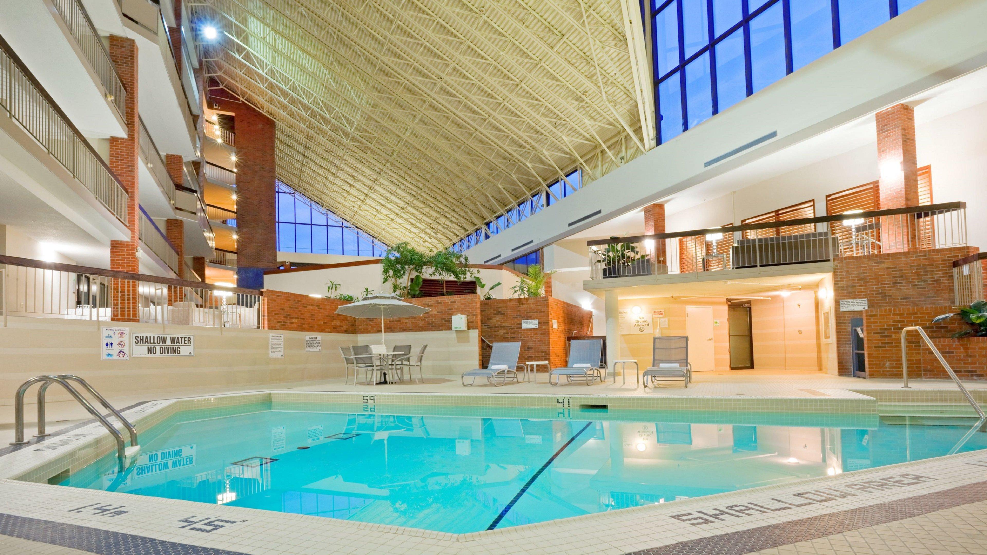 Holiday Inn Oakville Centre By Ihg Екстериор снимка