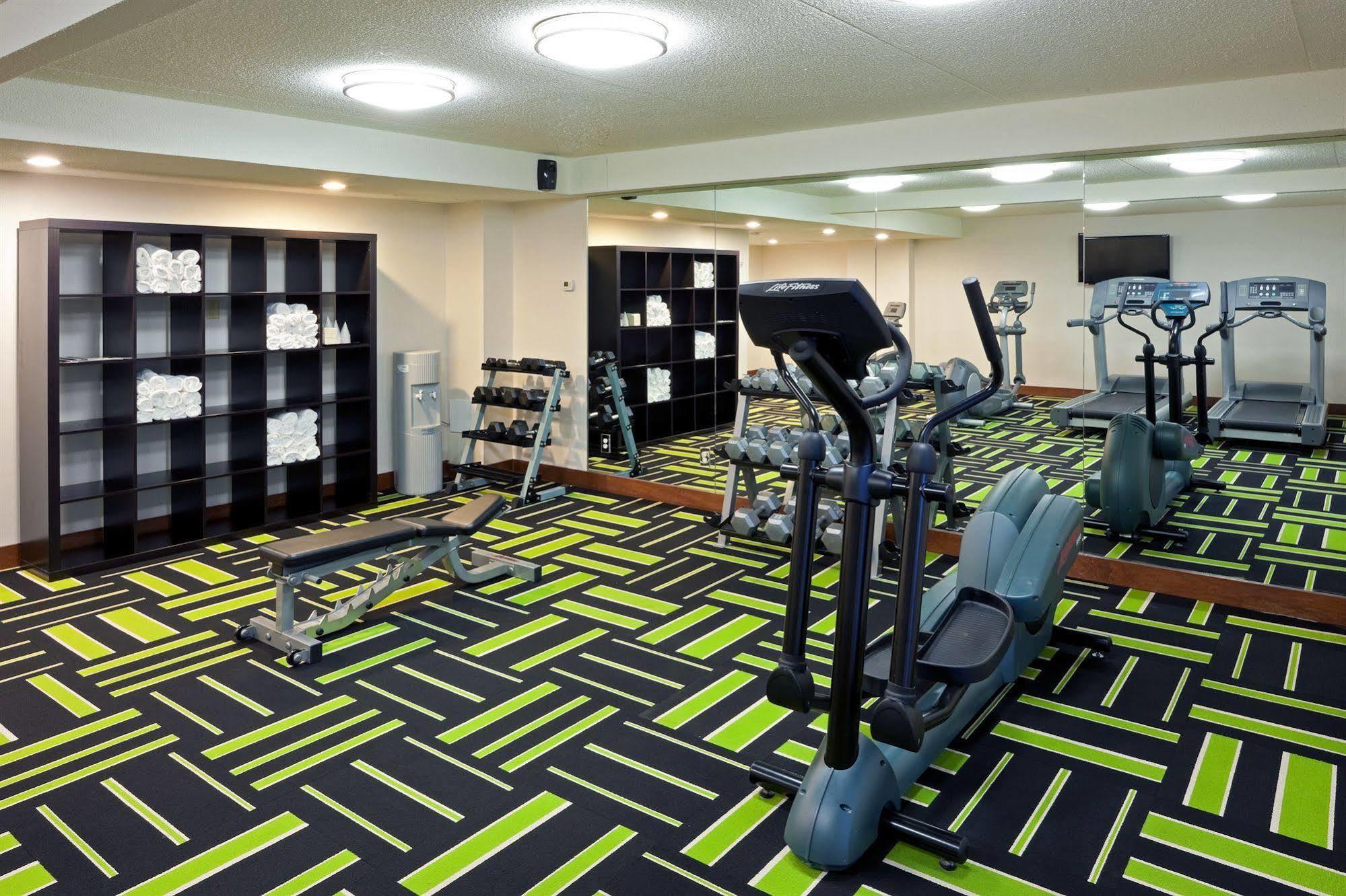 Holiday Inn Oakville Centre By Ihg Екстериор снимка
